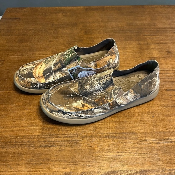 CROCS Other - Crocs Santa Cruz Realtree Edge Camouflage Slip-On Shoes Men’s Size 14 NWT